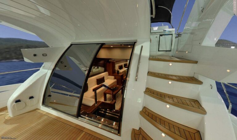 HARVEST MOON - Aft Deck