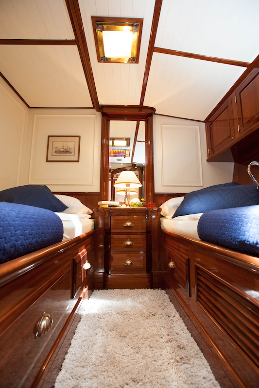 HELIYACHTS 115 - Twin cabin