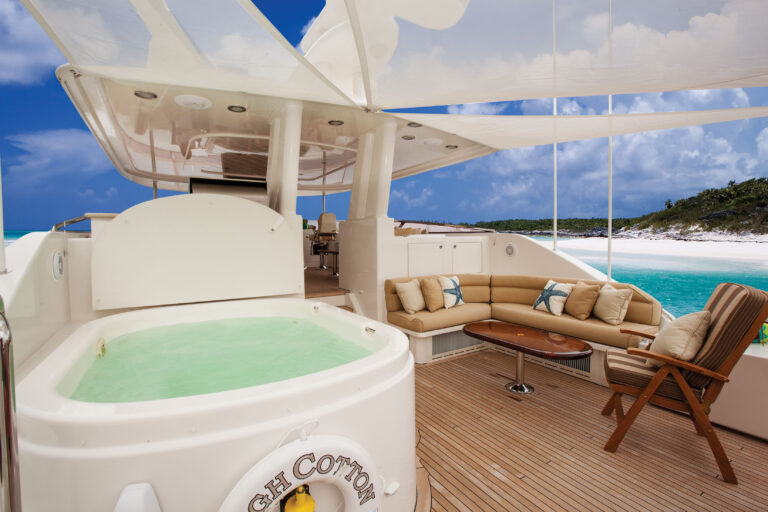 HIGH COTTON - Sundeck Spa Pool