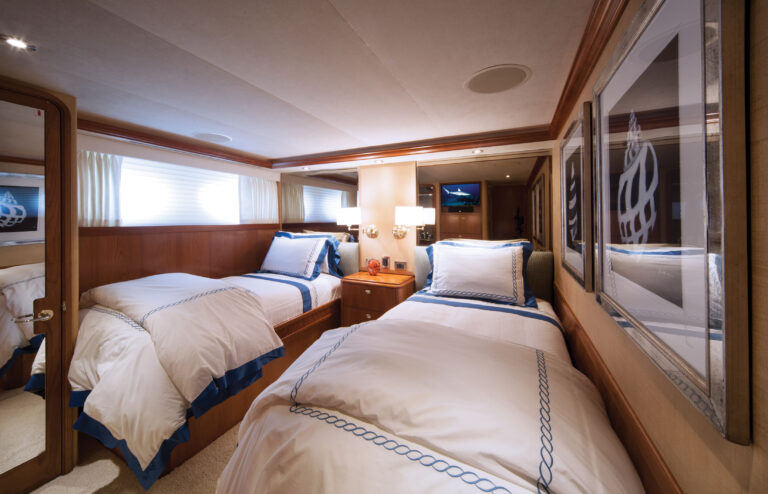 HIGH COTTON - Twin Cabin