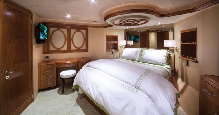 HIGH COTTON - VIP Cabin