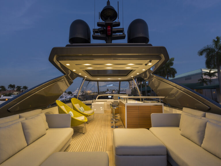 Sanlorenzo Yacht HOW YA DOOZ'N - Sundeck
