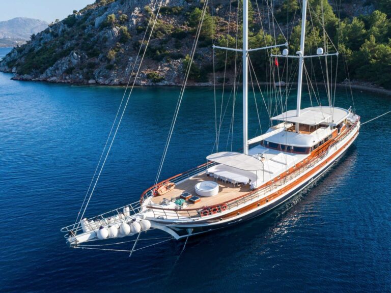 Halcon Del Mar Sailing Yacht