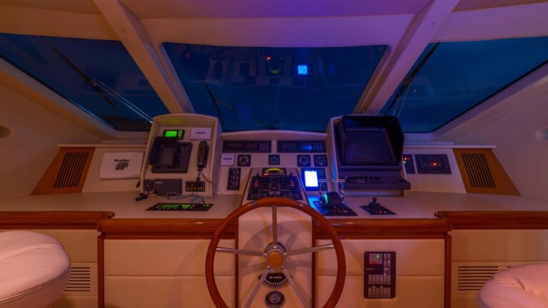 Helm Station
