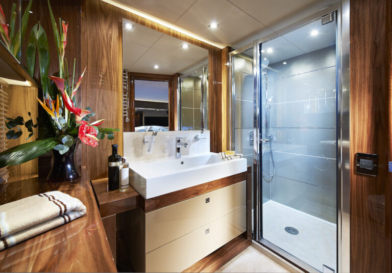 High Energy superyacht - VIP Ensuite