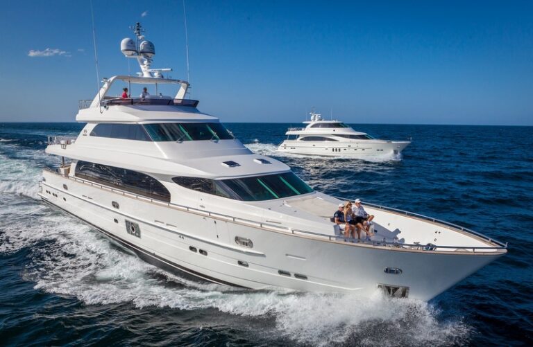 Horizon P110 Tri Deck Yacht