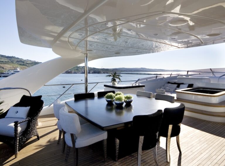 ILLUSION 120 - The Sun Deck