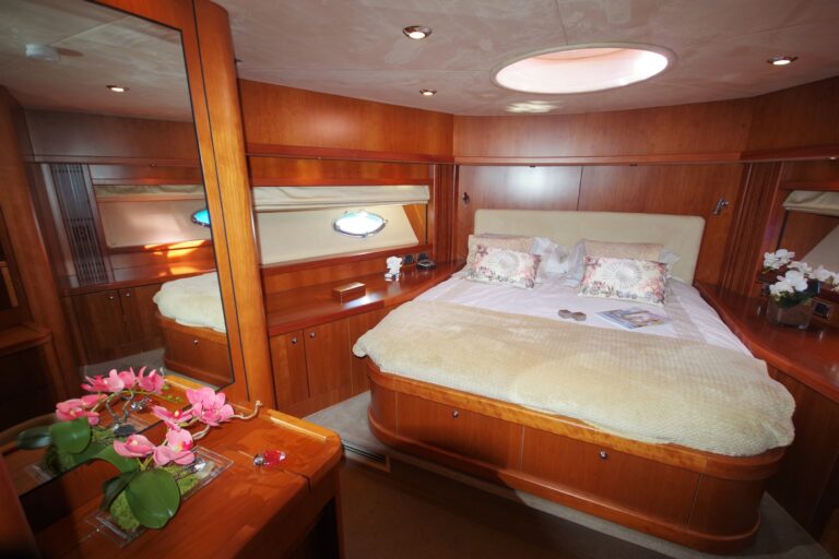 VIP cabin forward