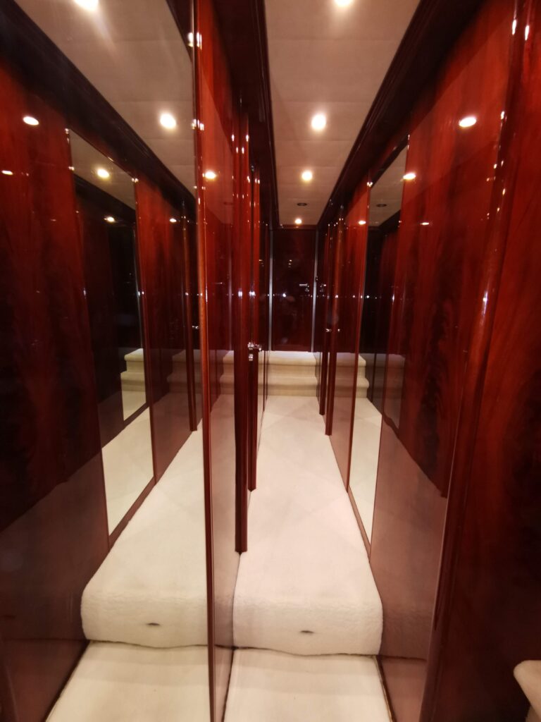 Guest foyer