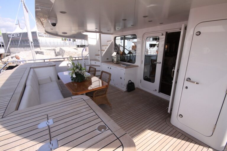 Main aft deck