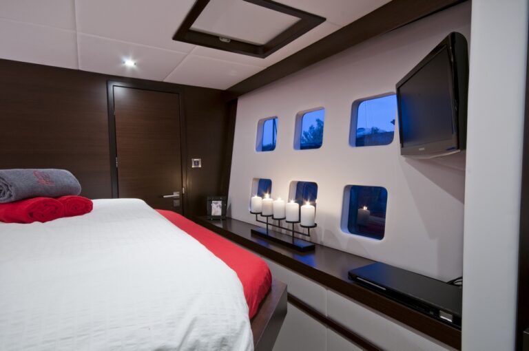 IN THE WIND - Master Cabin 2
