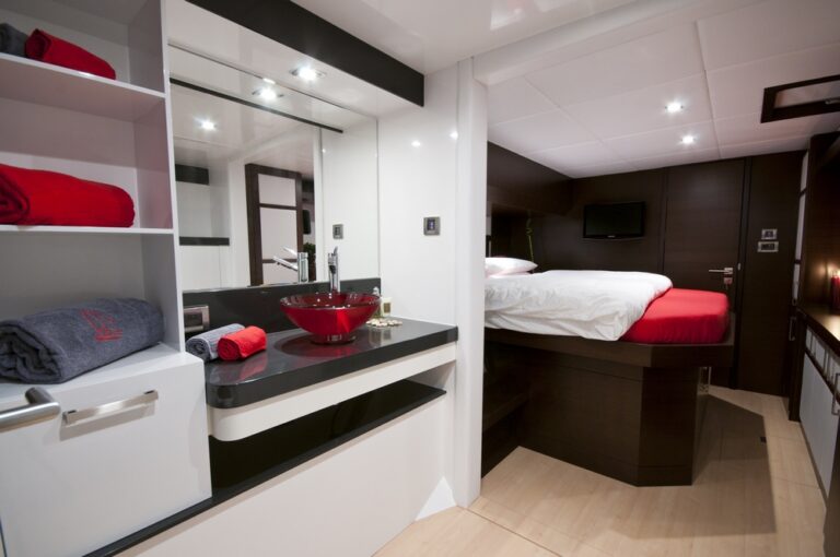 IN THE WIND - Master Cabin 3