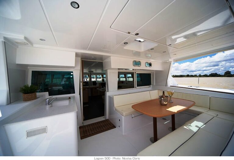 INFINITY Lagoon 500 Aft