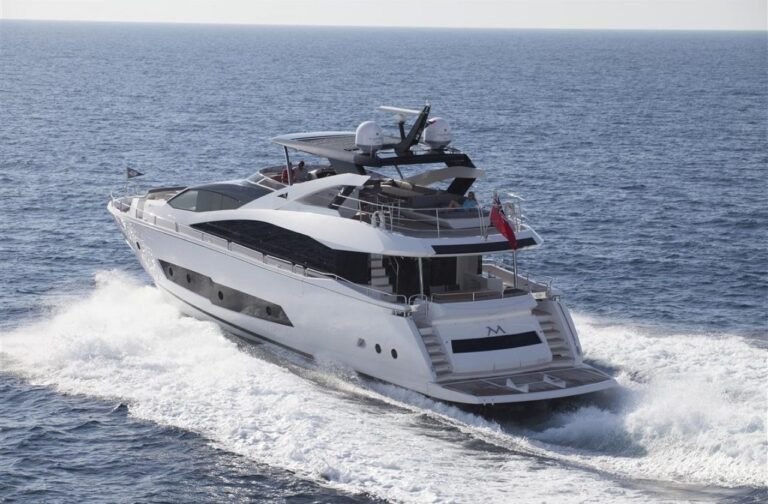 INSOMNIA Sistership Exterior - Cruising