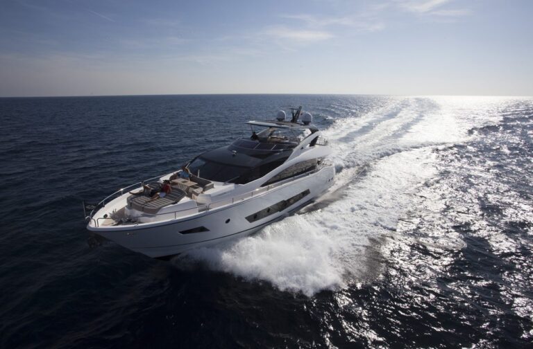 INSOMNIA Sistership Exterior - Cruising