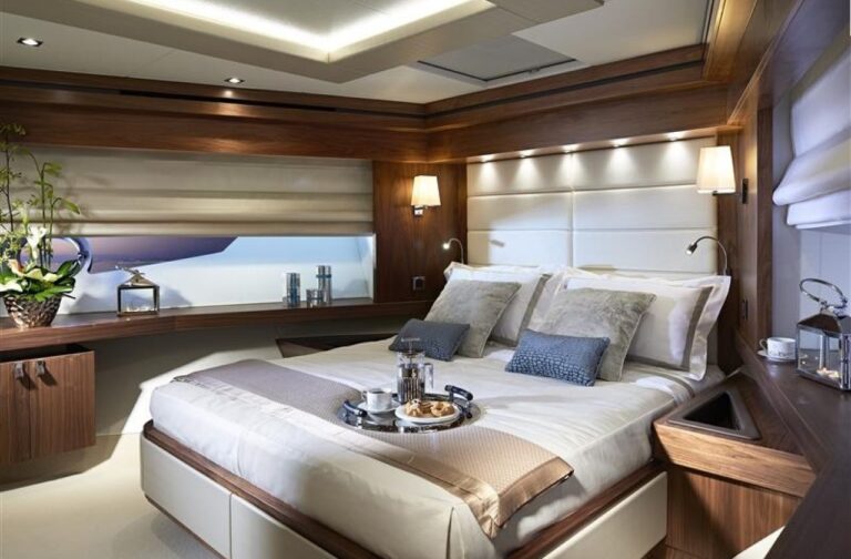 INSOMNIA Sistership Interior - VIP Cabin