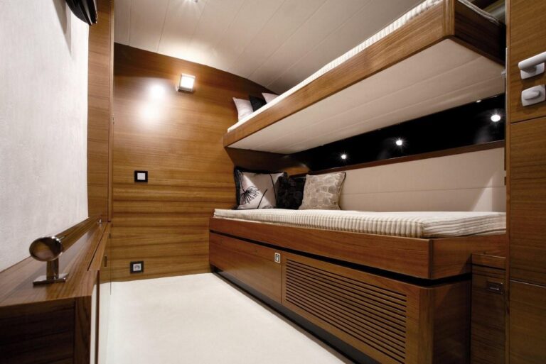 INTUITION - Cabin 1