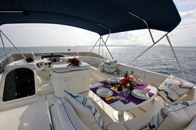 ISABELLA ROSE -  Flybridge
