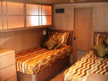 ISLAND TIME - Twin Cabin