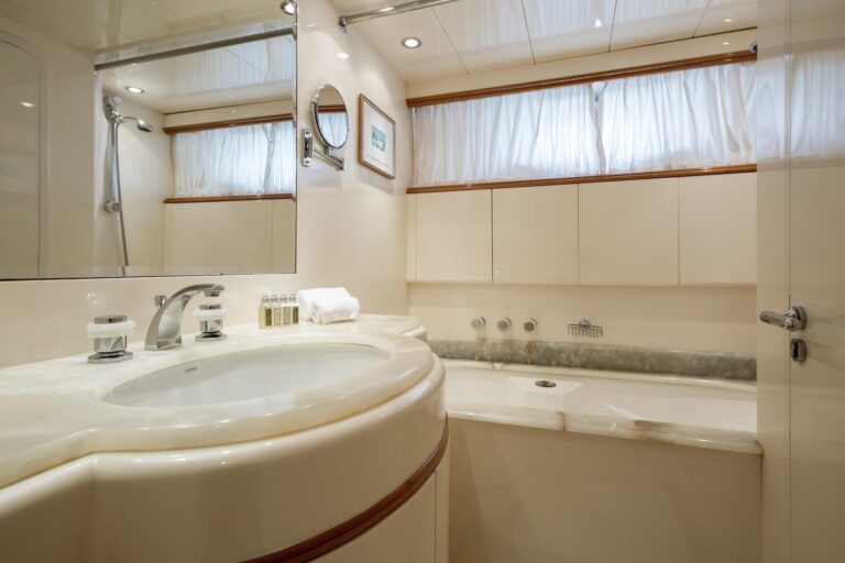 Guest ensuite