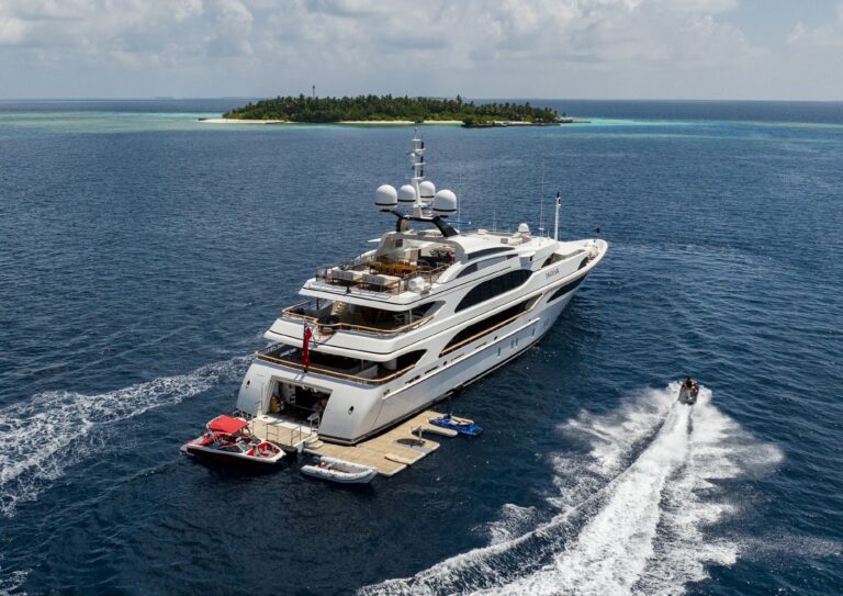 JAGUAR Yacht