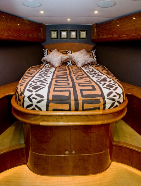 JB70 Yacht Ravaganza - Stateroom