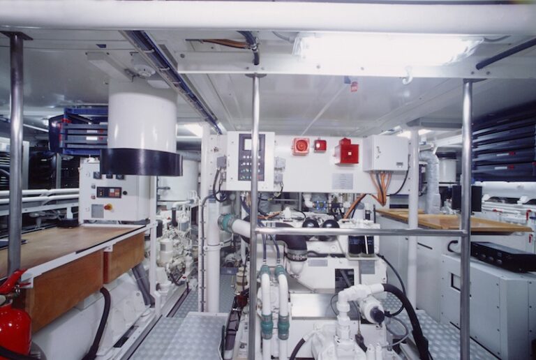 JONGERT - 42m Passe Partout yacht - engine room