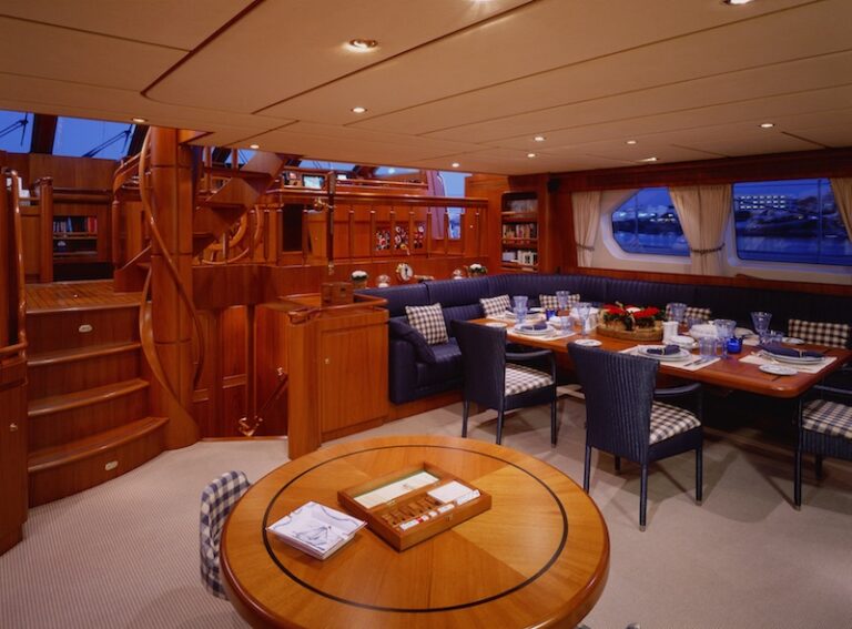 JONGERT Sailing Yacht Passe Partout - Salon