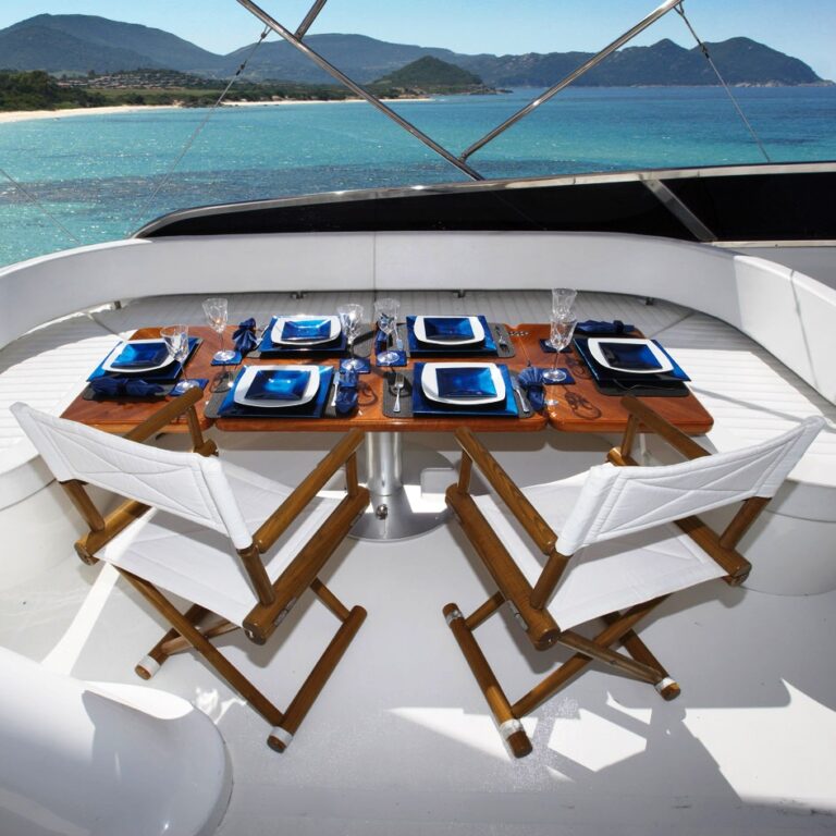 Jackie One -  Top deck Dining
