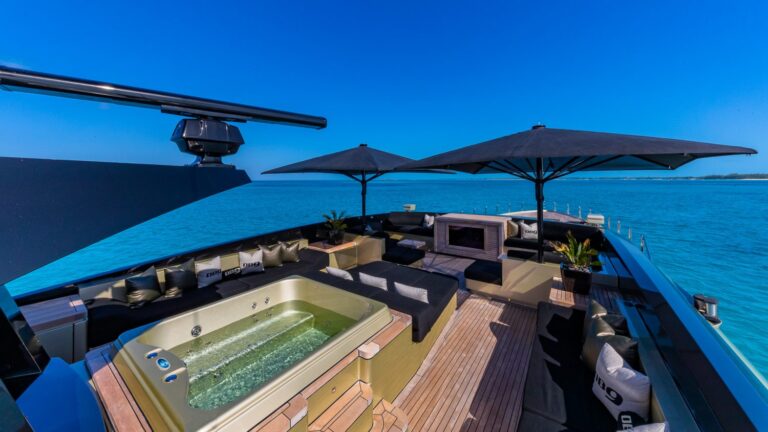 Jacuzzi And Relaxation Area