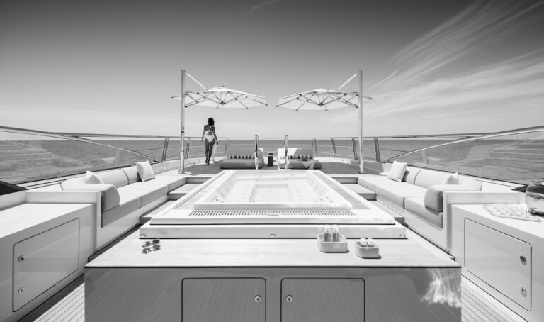 Jacuzzi Pool On Deck