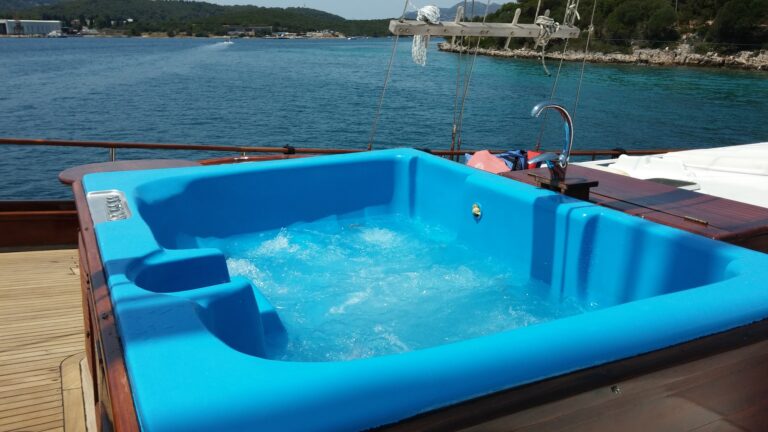 Jacuzzi Tub