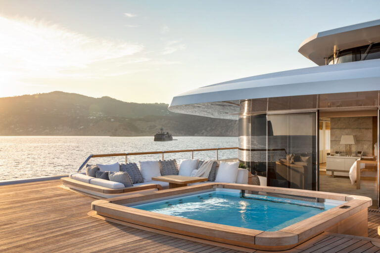 Jacuzzi With Seating Area