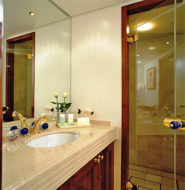 Jasmin - VIP Bathroom