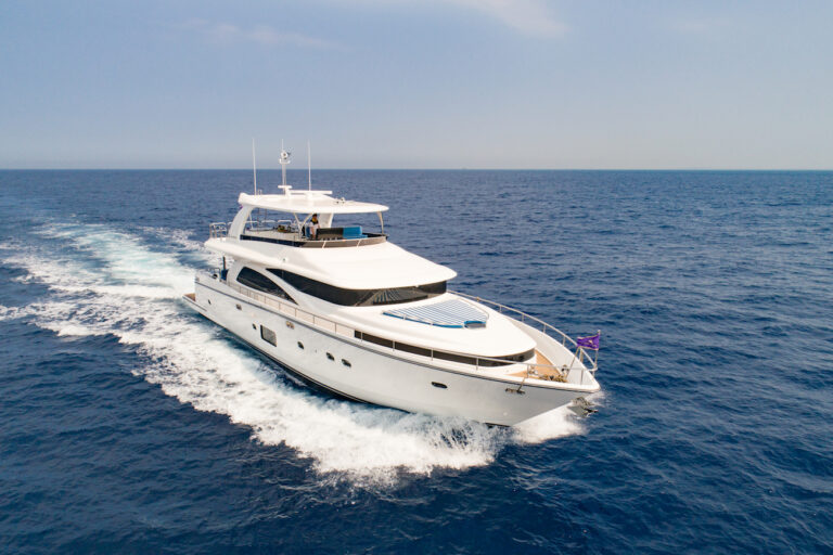 Johnson 80 Yacht
