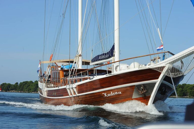 Gulet KADENA - Cruising