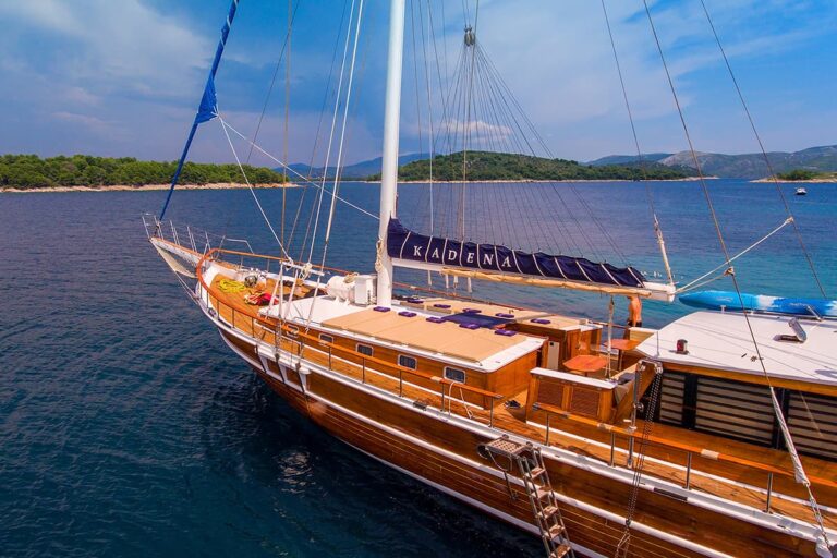 Gulet KADENA - Foredeck