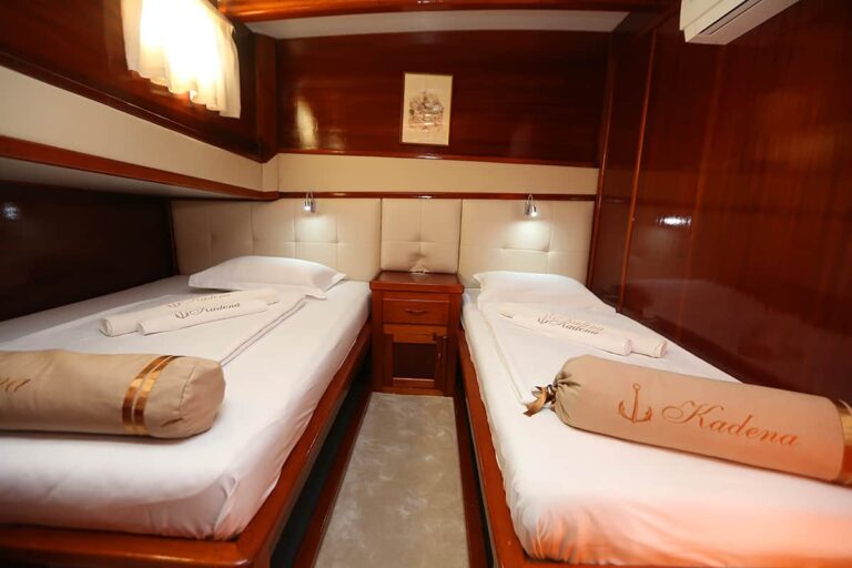 Twin guest cabin