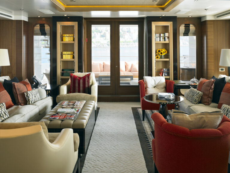 KATHLEEN ANNE - Main Salon looking Aft