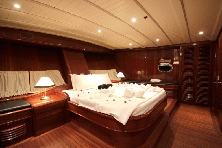 KAYA GUNERI PLUS - Master cabin