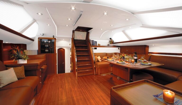 KEALOHA 8 - Saloon 2