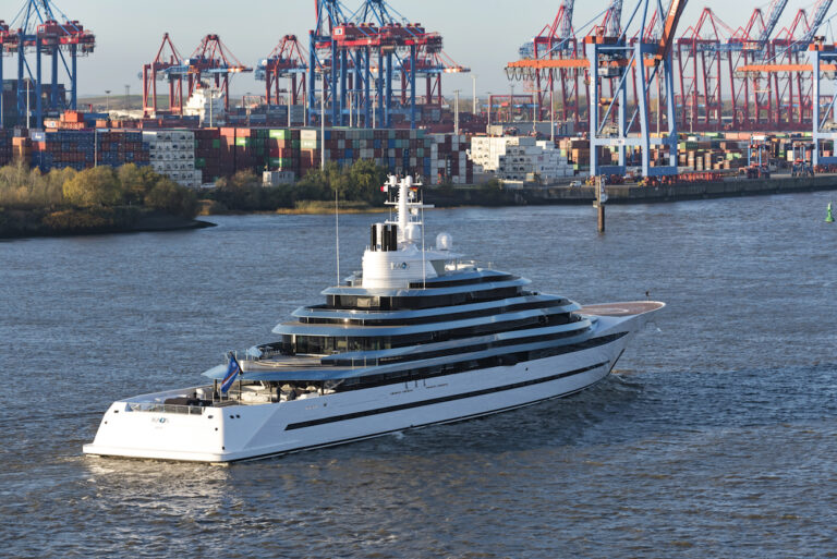 Kaos Superyacht Leaving Hamburg