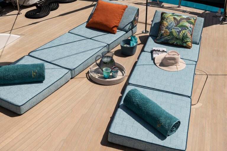 Karibu Deck Lounge
