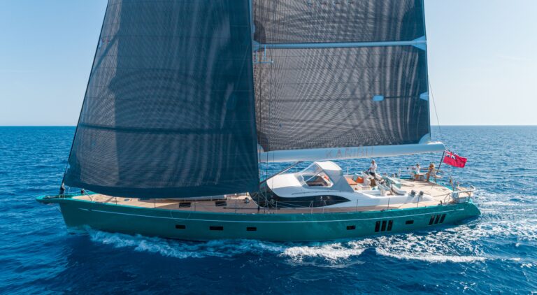 Karibu Sailing Starboard tack
