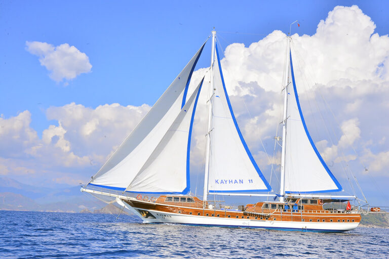 Kayhan 11 Sailing