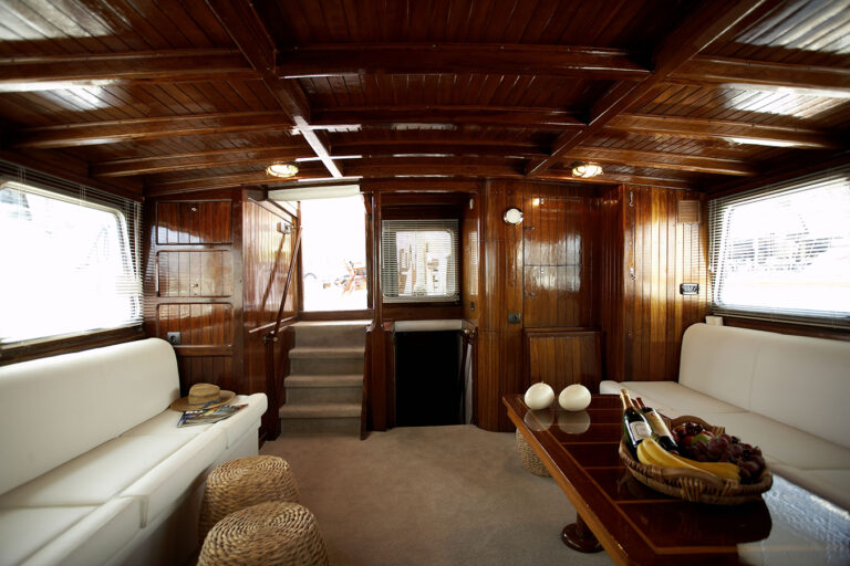Ketch EFI -  Main Salon 2