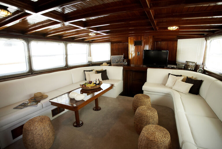 Ketch EFI -  Main Salon