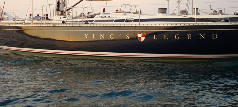 Kings Legend -  Beautiful Hull Lines