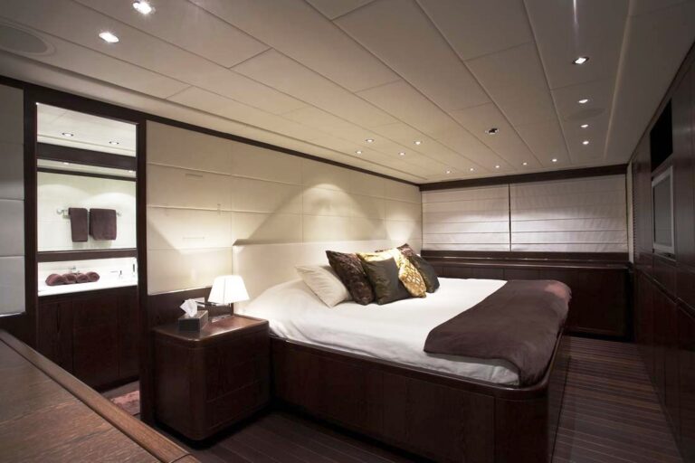 L ESPERANCE -  Master Cabin