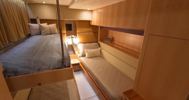 LA MANGUITA - Guest twin and pullman berth